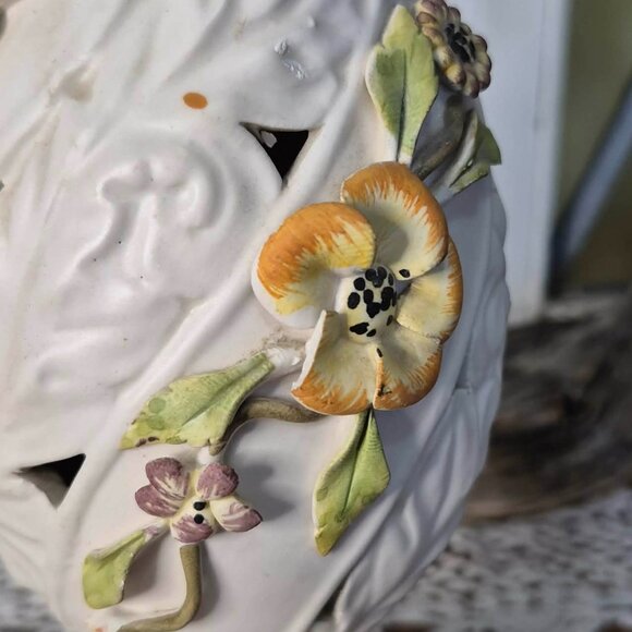 Vintage LEVITON Cream Porcelain & Brass 24" Lamp - Picture 14 of 16